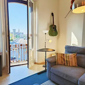 Yr - Isola , Milano Italia